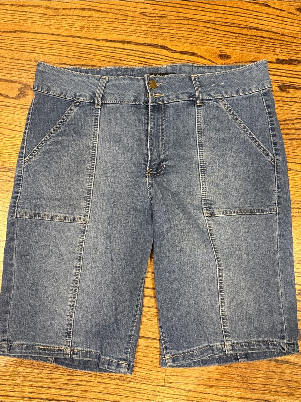 Women’s Blue Denim Knee-Length Cargo Shorts